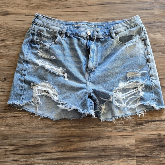 AE Mom Shorts - Picture 1 of 6